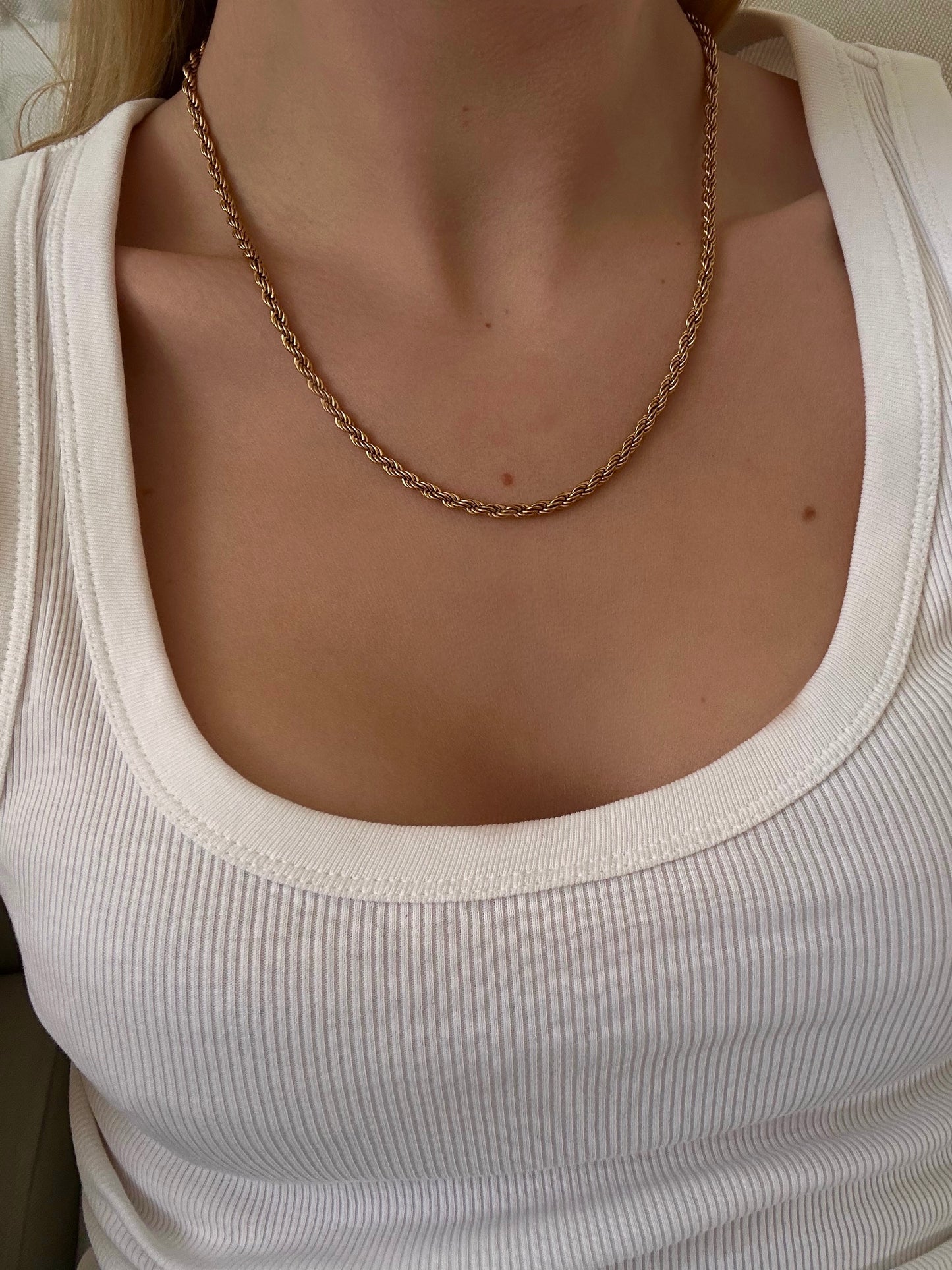 Twisted Chain necklace Gold