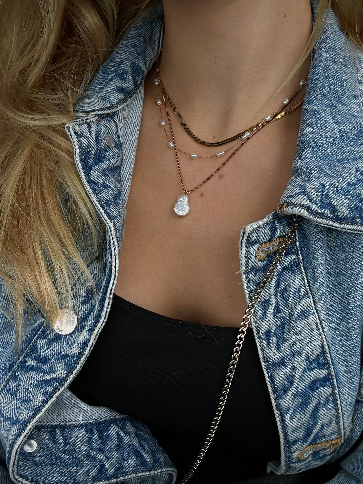 Mae halsband