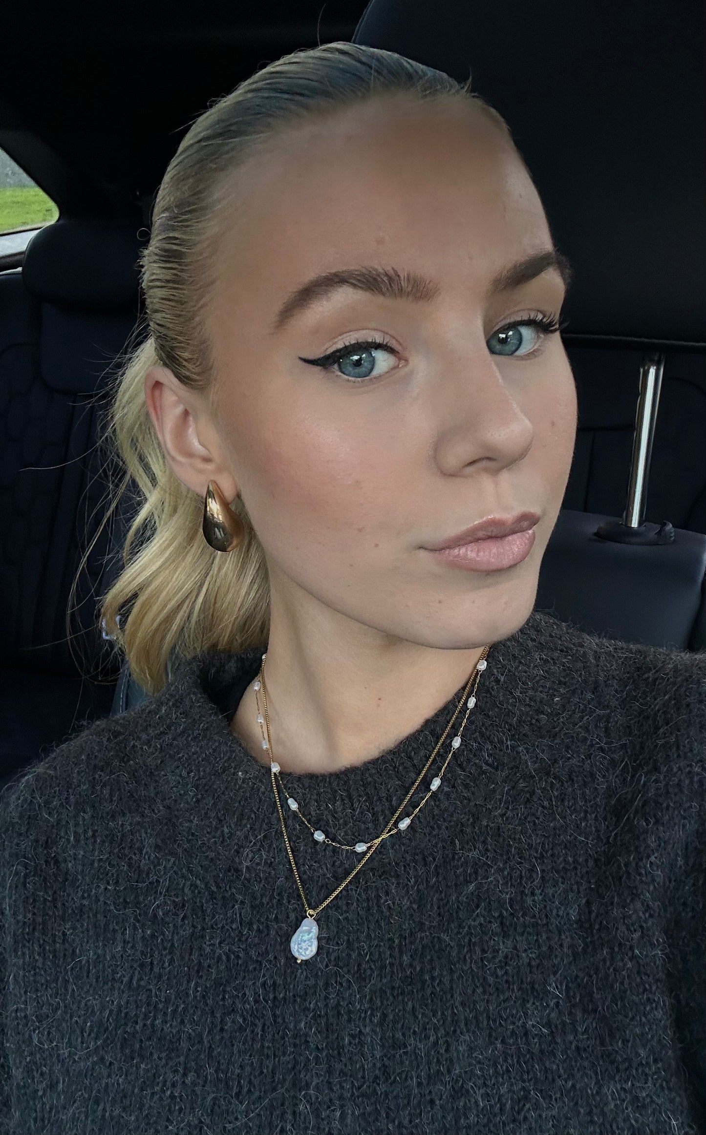 Drop earrings Gold