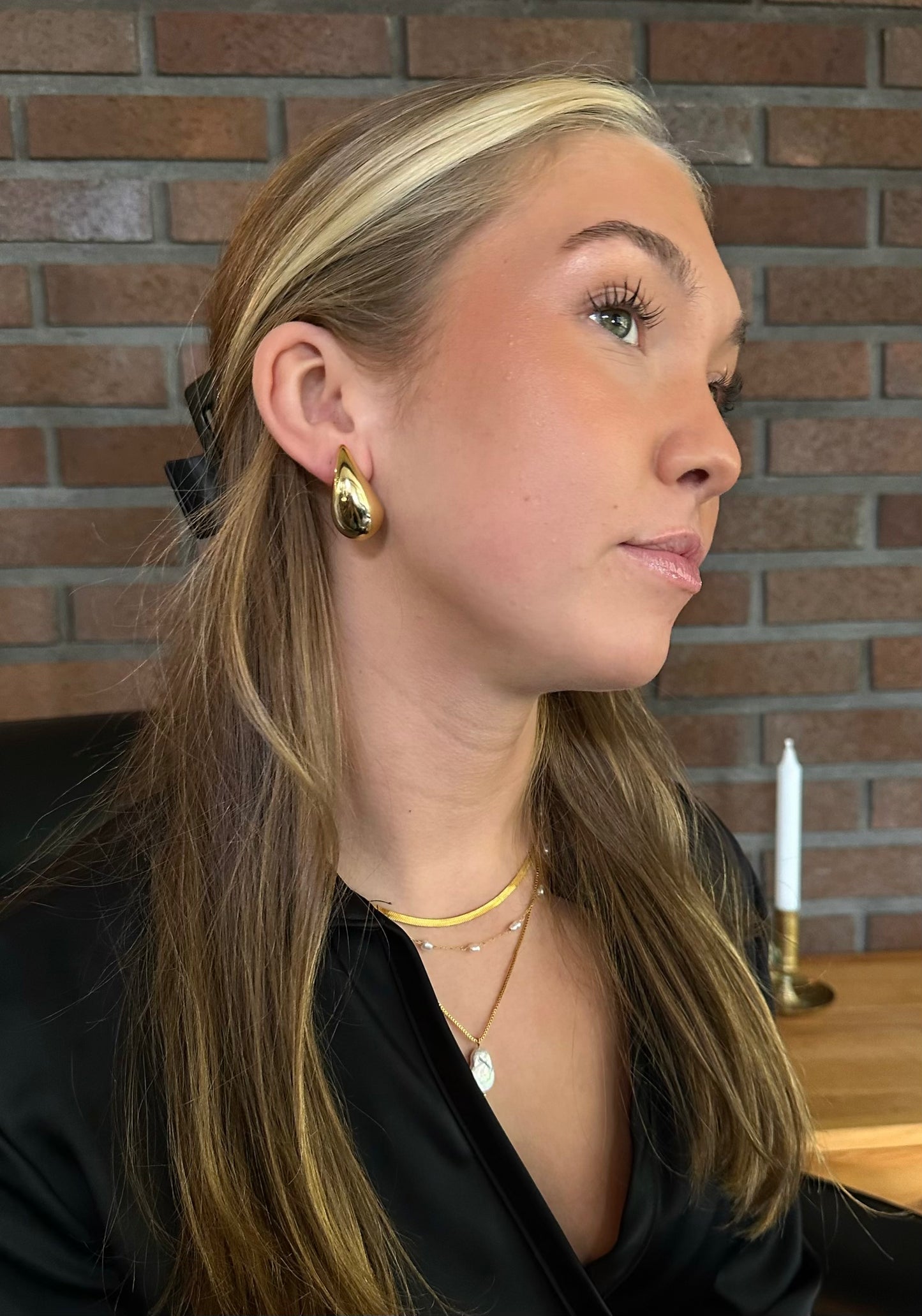 Drop earrings Gold